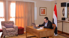 مجلس الوزراء يقرر تمديد إغلاق المنافذ اليمنية باستثناء الرحلات التجارية والإغاثية