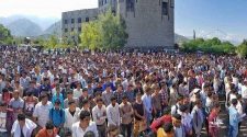 تشييع مهيب لرئيس اتحاد طلاب جامعة تعز الذي قتل في مواجهة الحوثيين